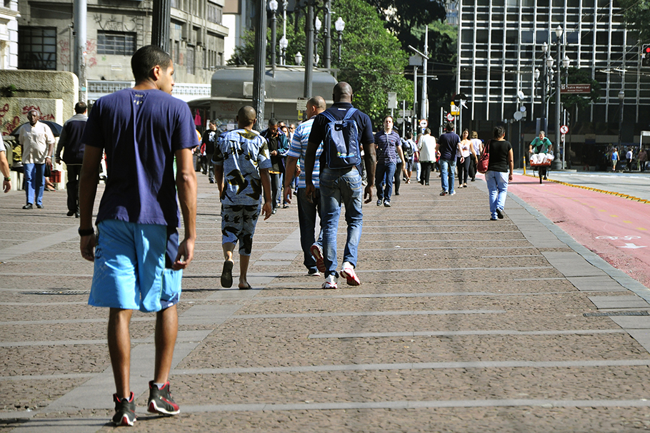A caminhabilidade promove mobilidade social?